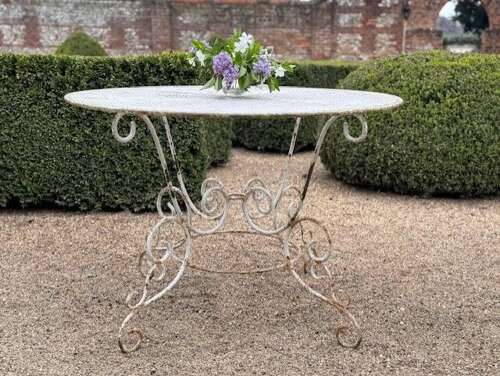 French Garden Set of Table and Four Chairs