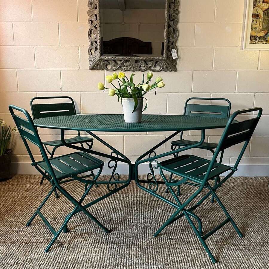 French Oval Garden Table & Four Folding Chairs