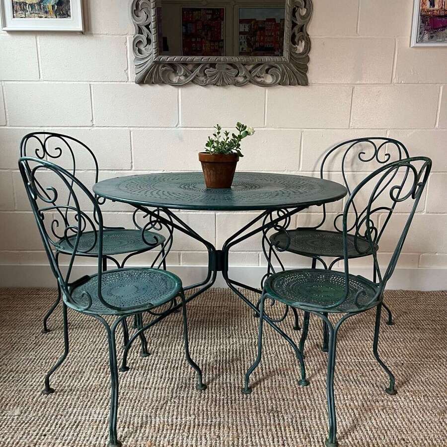French Wrought Iron Garden Set of Table & Four Chairs