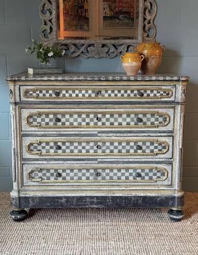 Large French Walnut Chest of Drawers (late 19th century)